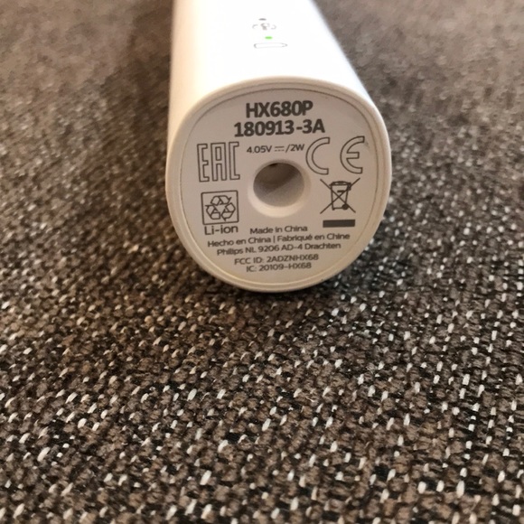 Philips Sonicare Rechargeable Toothbrush🦷🪥 - Picture 4 of 9